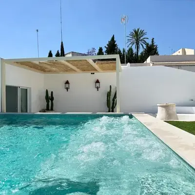 Villa con piscina privada salada