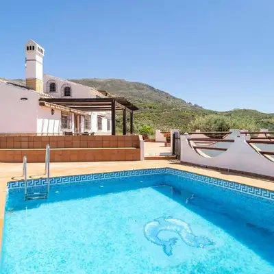 Stunning Home In Periana