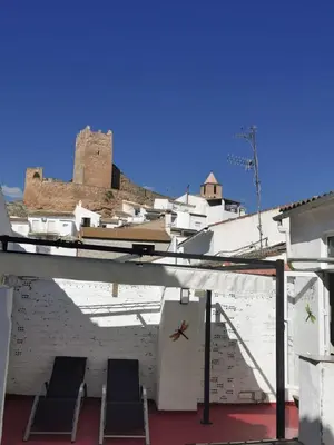 Edificio en el que se encuentra el hostal o pensión