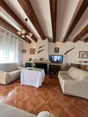 Una televisión o centro de entretenimiento en cortijo los frailes