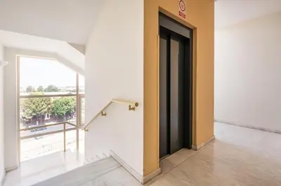 Plano de loft con parking gratis frente palacio congresos