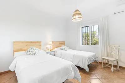 Cama o camas de una habitación en Villa B & G Pool Relax Gardens