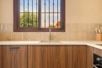 Una cocina o zona de cocina en Cactus Hill - Villa - Caminito del Rey