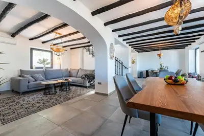 Zona de estar de CT 390 - Faros Zen, Ohm & Yoga Retreat - Cortijo Pura Paz in Casarabonela