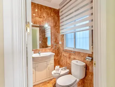 Un baño de El Balcón de Las Tendillas