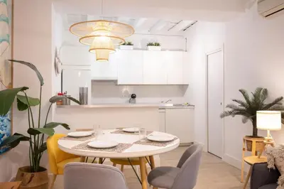 Una cocina o zona de cocina en Alcazares Deluxe Suite by Valcambre