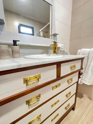 Un baño de Entrecallejones