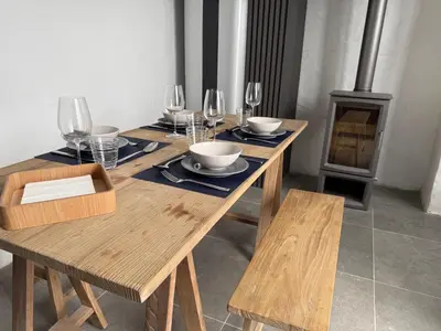 Plano de Casa Entre Lunas - Stylish Rustic Retreat