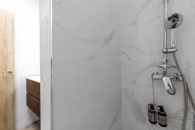 Un baño de Pesquera Suites