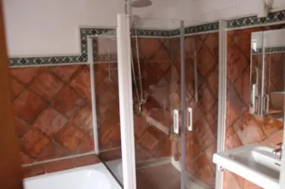 Un baño de Finca la Sabina, Olvera