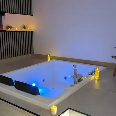 Suite con jacuzzi y chimenea en Torredonjimeno - La suite de Don Ximeno