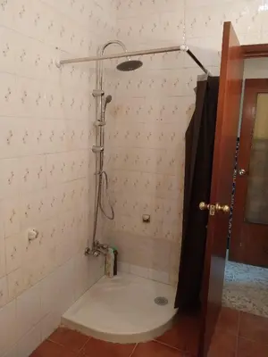 Un baño de Habitación F Aire Acondicionado y balcón