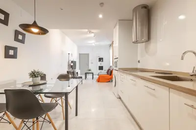 Una cocina o zona de cocina en Arrayan Central Suite by Valcambre