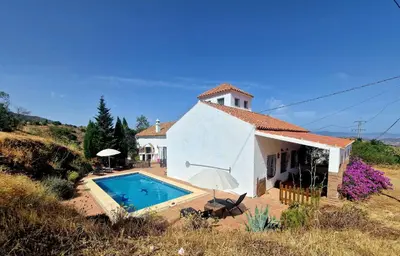 Piscina en o cerca de Rural Mountain Oasis with Pool in Almogia, Malaga