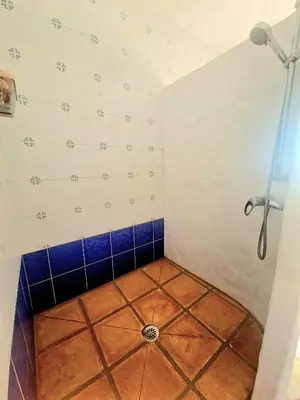 Un baño de Rural Mountain Oasis with Pool in Almogia, Malaga