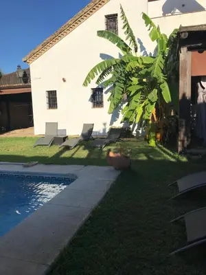 Piscina en o cerca de Casa Cortijo