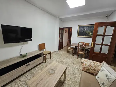 Una televisión o centro de entretenimiento en cava homes