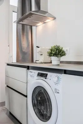 Una cocina o zona de cocina en Modern and Cozy Apartment, Nervión Seville bajo B