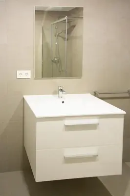 Un baño de Encantador Estudio en el centro