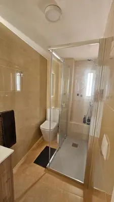 Un baño de Estudio para pareja en Jaen