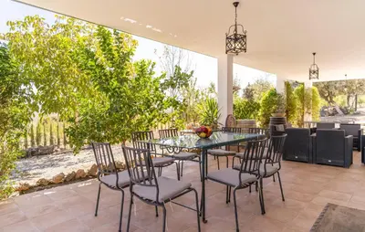 Jardín al aire libre en Gorgeous Home In Atarfe
