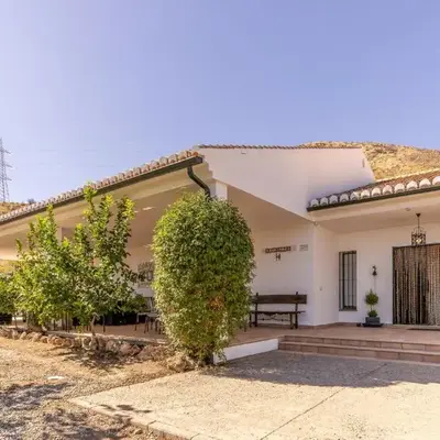 Gorgeous Home In Atarfe
