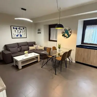 Pilar8 - Bonito y céntrico apartamento con parking y Piscina