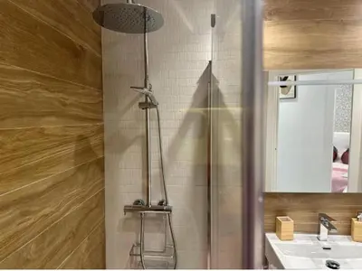 Un baño de Alexein Plaza de las Tendillas