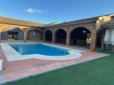Piscina en o cerca de Casa Rural Lucena