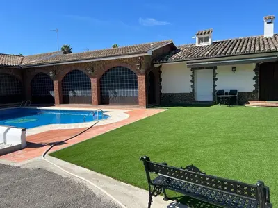 Piscina en o cerca de Casa Rural Lucena