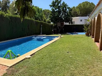 Piscina en o cerca de villa torreon