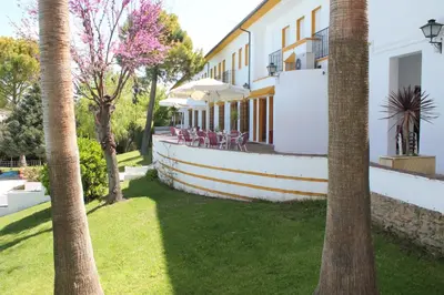 Jardín al aire libre en Hotel Tugasa El Almendral