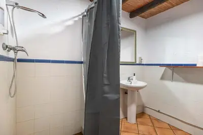 Un baño de Villa rural con piscina en Alora
