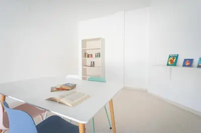 Biblioteca en el hostal o pensión