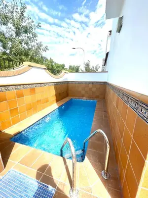 Piscina en o cerca de Casa con piscina Sevilla