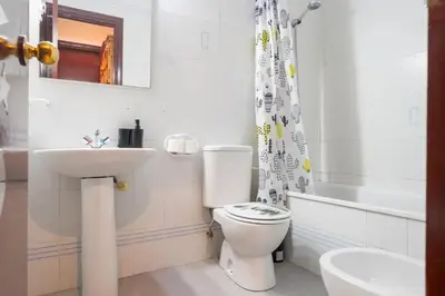 Un baño de Palacio de Congresos piscina y parking