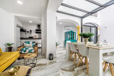 Una cocina o zona de cocina en El Patio del Agua - Luxury Center Apartment