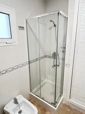 Un baño de Loft II Madueño de los Aires parking incluido