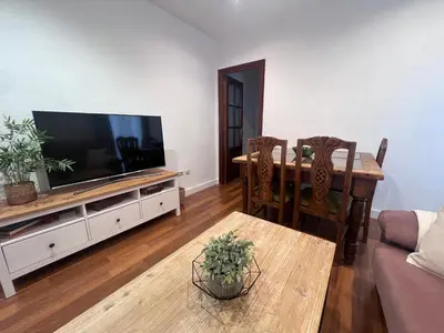 Una televisión o centro de entretenimiento en Nueva Córdoba Judería