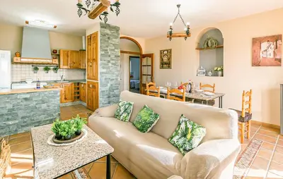Una cocina o zona de cocina en Amazing Home In Villanueva Del Rey