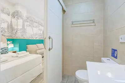 Un baño de Sevilla Legacy Santa Justa