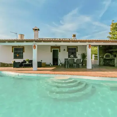 Stunning Home In La Puebla De Los Infan