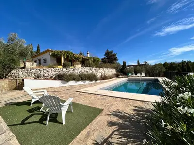 Piscina en o cerca de La Colina