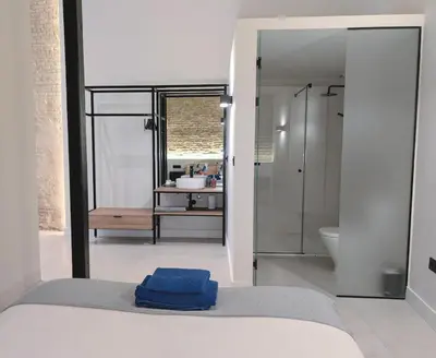 Plano de Industrial apartment near plaza ponce de leon