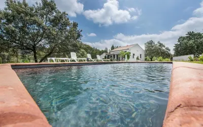 Piscina en o cerca de La Umbría de la Ribera