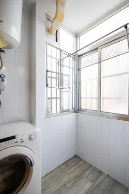 Un baño de Acogedor Piso de 2 Dormitorios en Sevilla