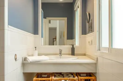 Un baño de San Luis Duplex Center by Valcambre