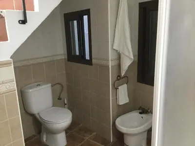 Un baño de Vivienda Rural Los Tajos de Setenil