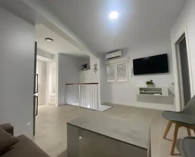 Una televisión o centro de entretenimiento en Apt isabel