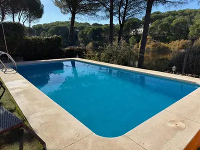 Piscina en o cerca de La Retama de la Encantada